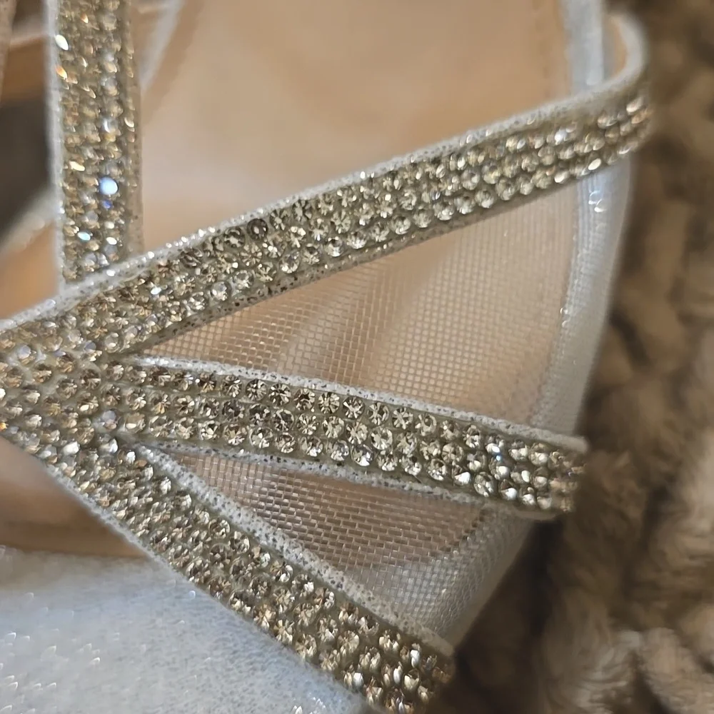 New‎ I. Miller Women's Size Rhinestone Silver T-Strap Heel Shoe Adjustable Strap